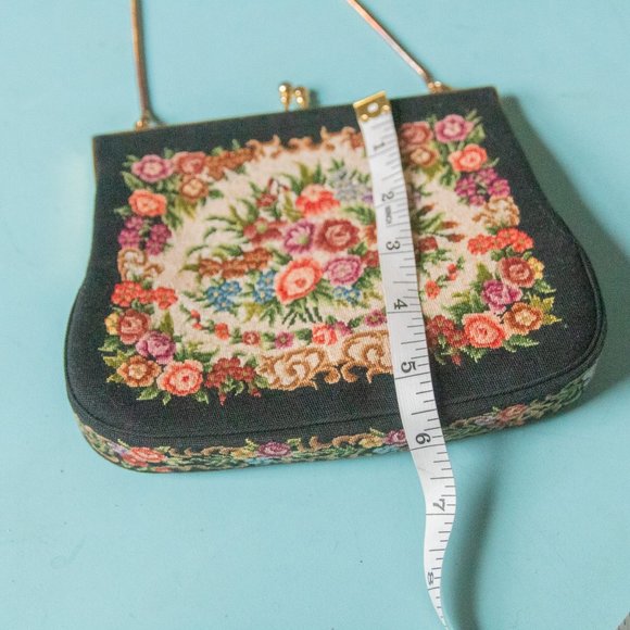 VINTAGE Petite Point Floral Tapestry Gold Trim Chain Mini Hand Bag - Picture 9 of 9
